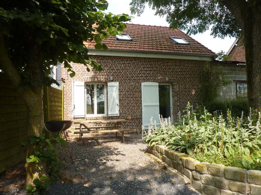 Les Gites Du Vieux Frene Longavesnes Exterior foto