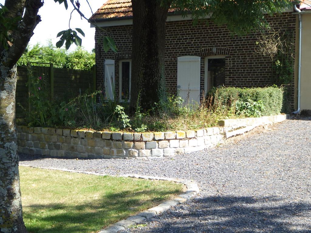 Les Gites Du Vieux Frene Longavesnes Exterior foto